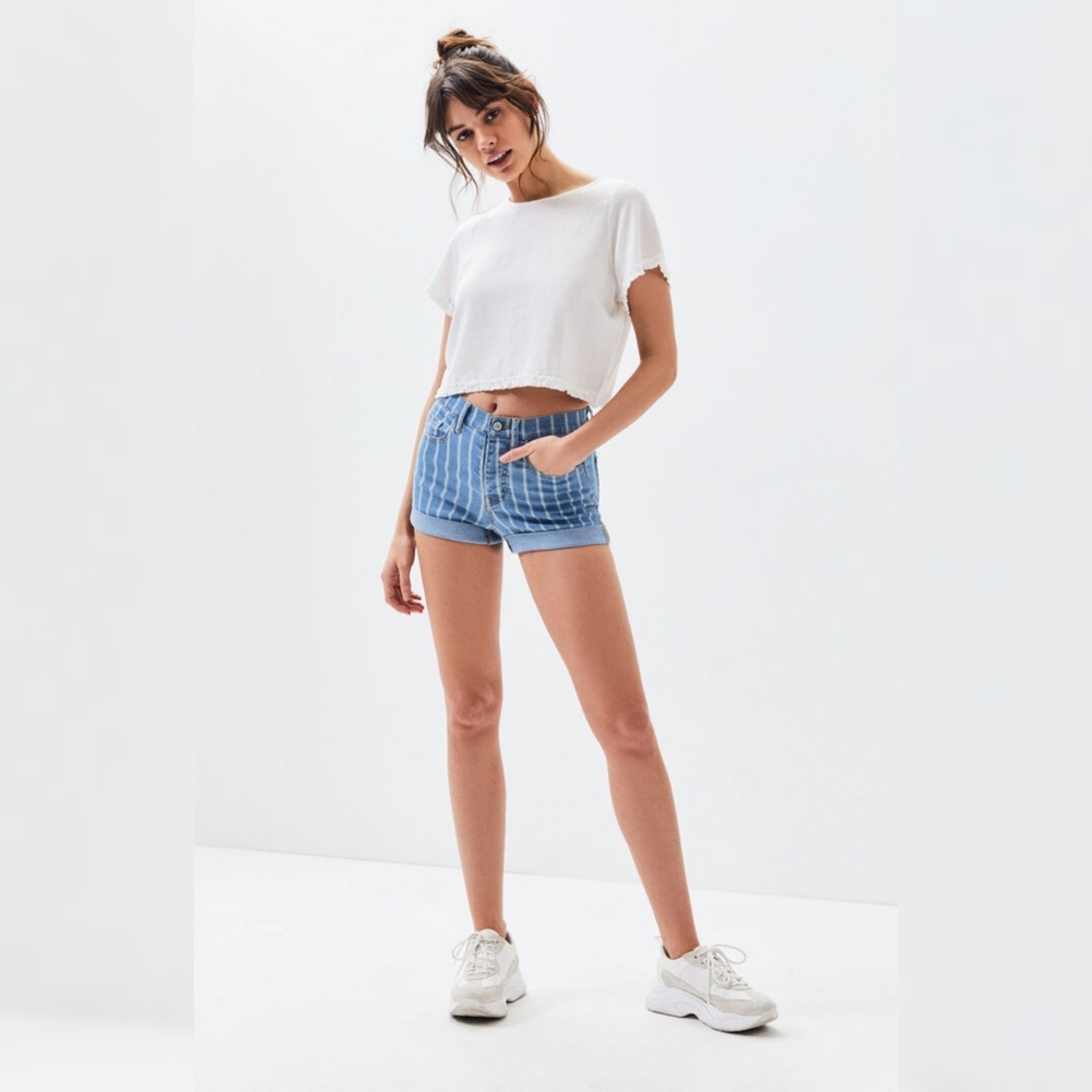 The shortie shorts subdued